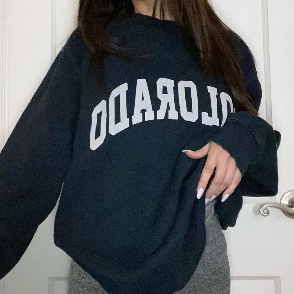 BRANDY MELVILLE SWEATSHIRT